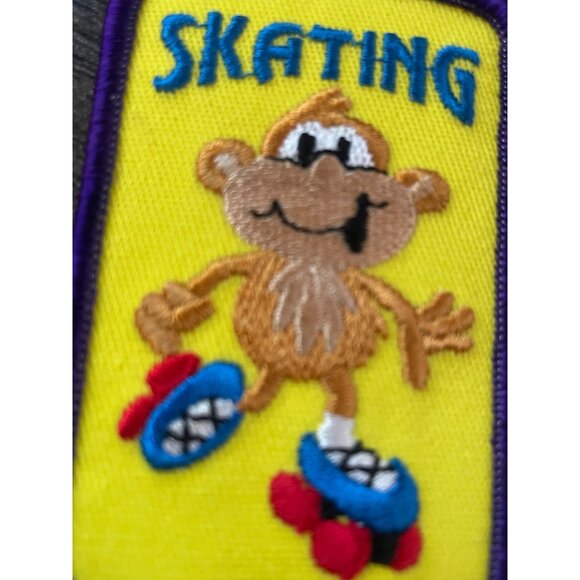 Boy Girl Roller SKATING Fun Patches Badges GUIDE SCOUT party Day Event Monkey - Picture 2 of 6